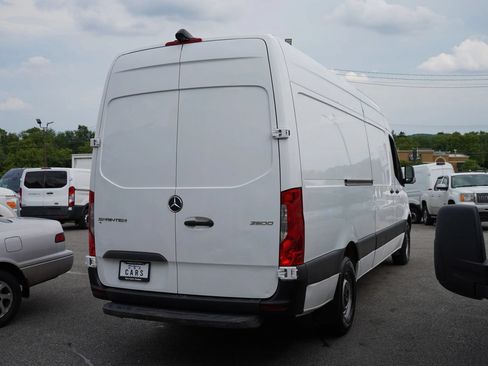 Used 2023 Mercedes-Benz Sprinter 2500 image 6