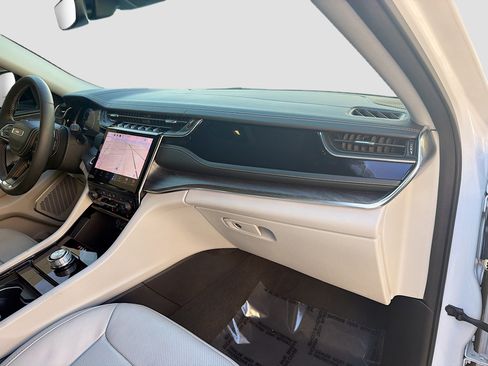 Used 2023 Jeep Grand Cherokee L Overland image 33