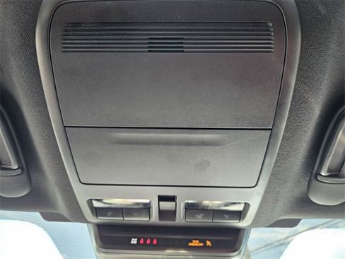 Used 2024 MAZDA MAZDA3 s image 22