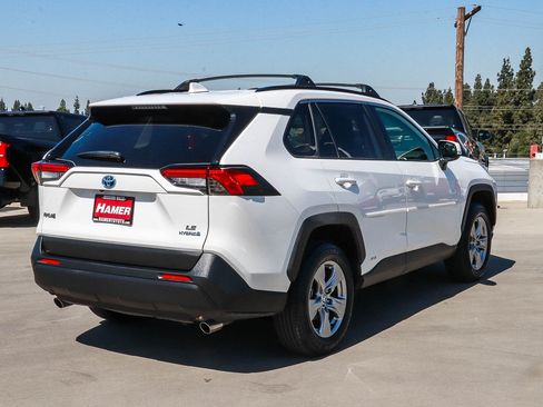Used 2023 Toyota RAV4 LE AWD/4WD image 6