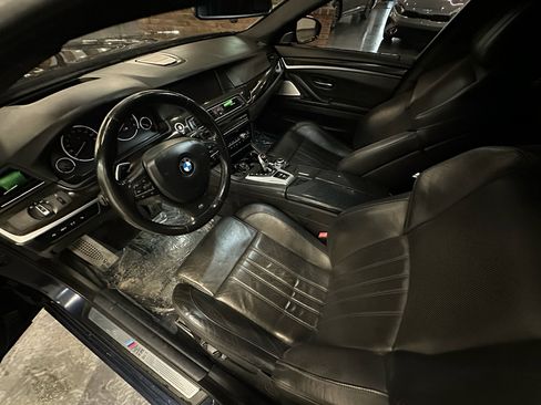 Used 2013 BMW M5 w/ Executive Pkg image 17