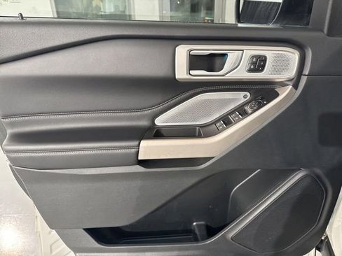 Used 2023 Ford Explorer Limited w/ Limited Technology Package image 23