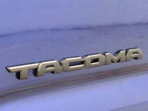 Used 2023 Toyota Tacoma TRD Off-Road w/ TRD Premium Off Road Package image 20