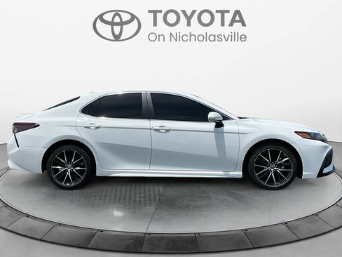 Used 2024 Toyota Camry SE w/ Cold Weather Package FWD image 6