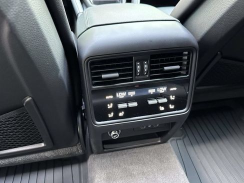 Certified 2026 Porsche Cayenne AWD/4WD image 14