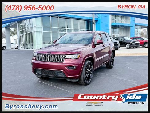 Used 2021 Jeep Grand Cherokee Laredo X image 1