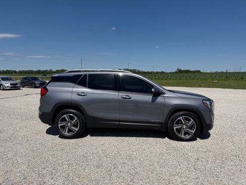 Used 2021 GMC Terrain SLT FWD image 3
