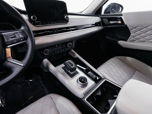 Used 2022 Mitsubishi Outlander SEL image 13