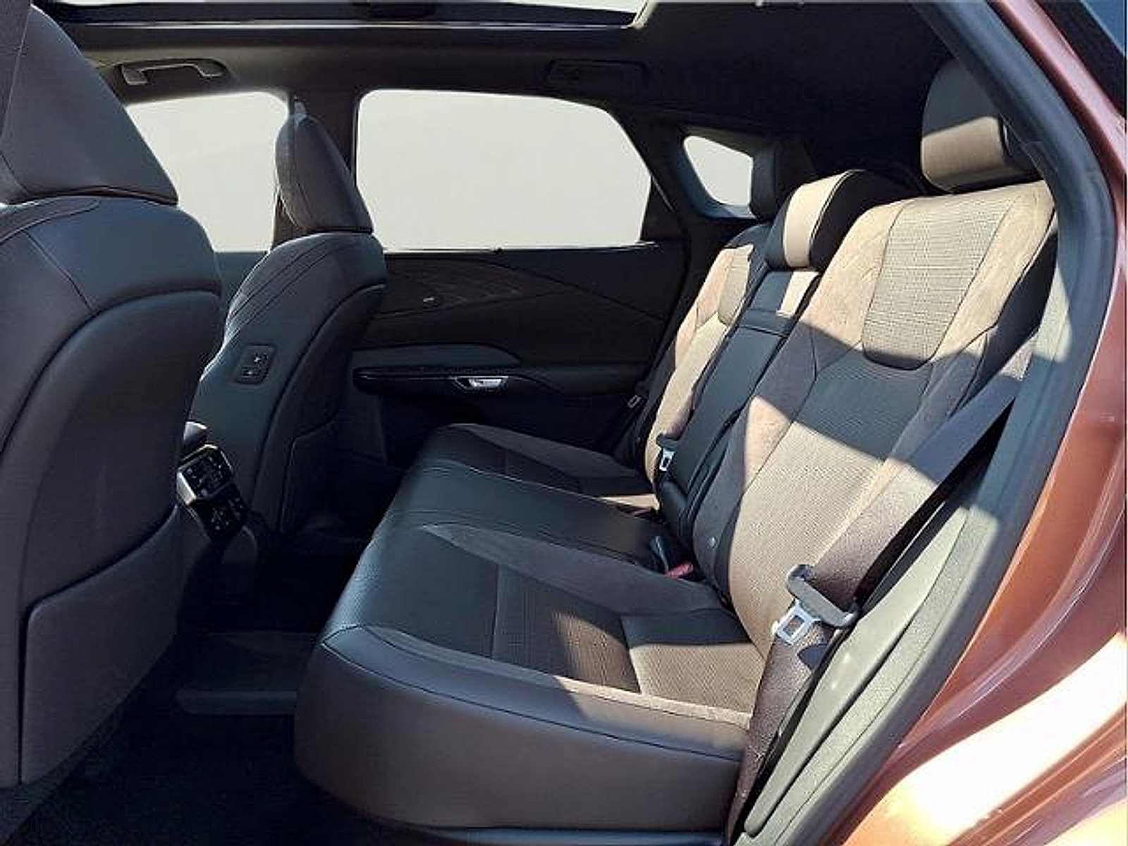 Certified 2024 Lexus RX 450h AWD w/ Convenience Package image 8