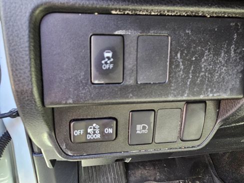 Used 2020 Toyota Tacoma TRD Off-Road image 32