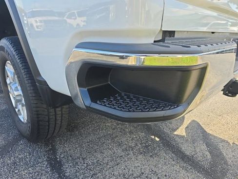 Used 2024 Chevrolet Silverado 2500 LT image 16