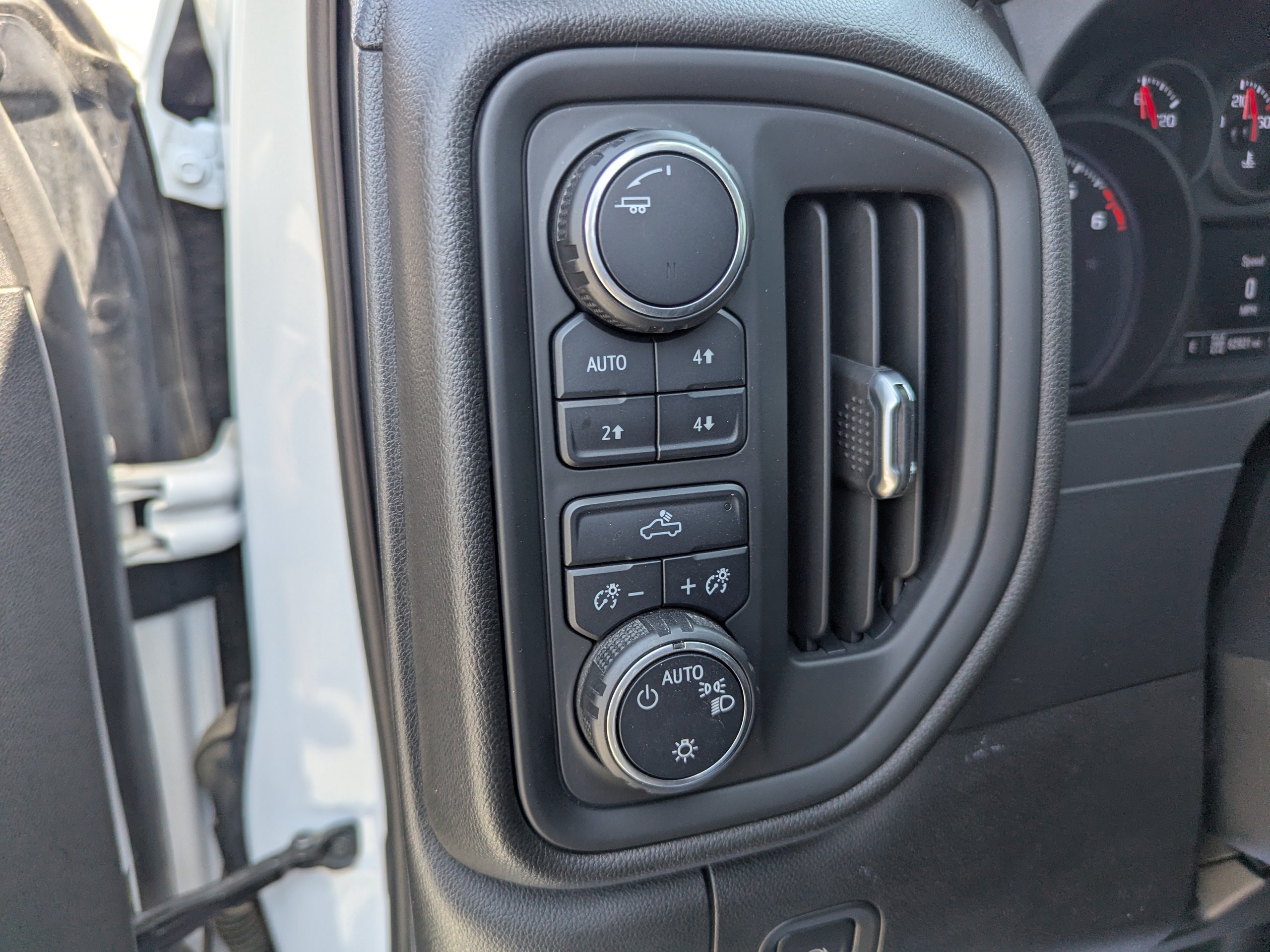 Certified 2021 Chevrolet Silverado 1500 Custom Trail Boss AWD/4WD image 14