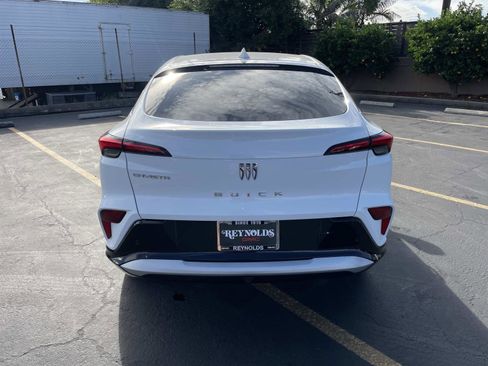 Used 2025 Buick Envista Sport Touring image 6