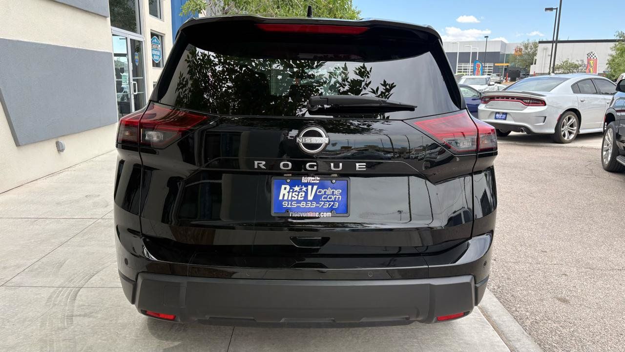 Used 2025 Nissan Rogue SV FWD image 8