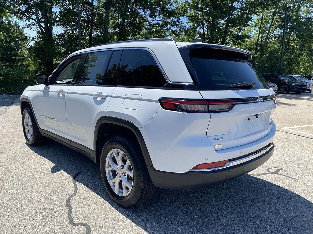 Used 2023 Jeep Grand Cherokee Limited AWD/4WD image 6