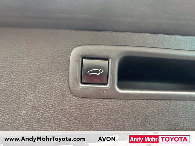Used 2023 Toyota Highlander XLE FWD image 18