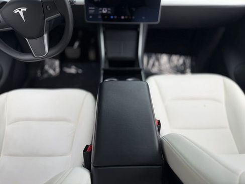 Used 2021 Tesla Model Y Long Range image 47