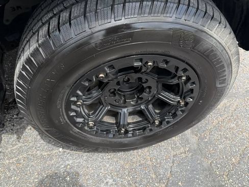 Used 2018 Toyota 4Runner SR5 RWD image 18