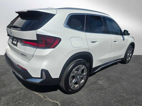 Used 2025 BMW X1 xDrive28i image 3
