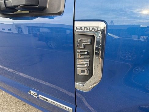 Used 2022 Ford F250 Lariat w/ Lariat Ultimate Package image 4