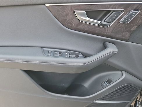 Used 2023 Audi Q8 Premium Plus w/ Premium Plus Package image 15