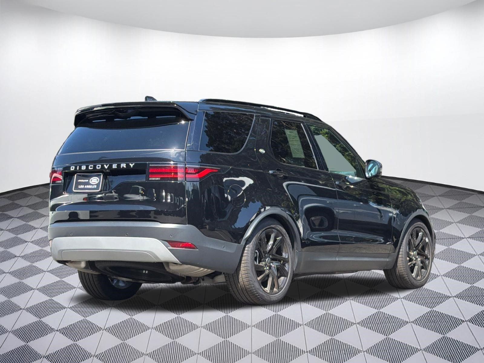 Used 2025 Land Rover Discovery S AWD/4WD image 9