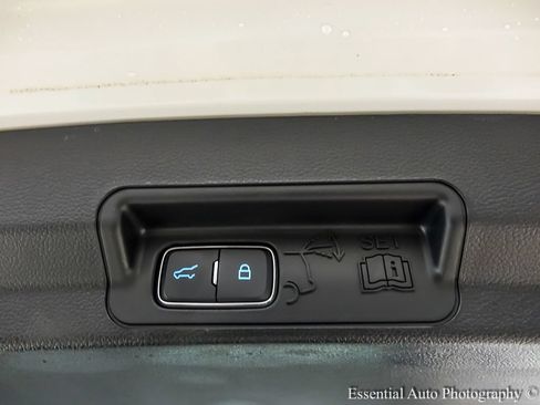 Used 2023 Ford Explorer XLT w/ Equipment Group 202A AWD/4WD image 25