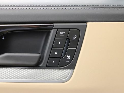 New 2025 Porsche Cayenne image 25