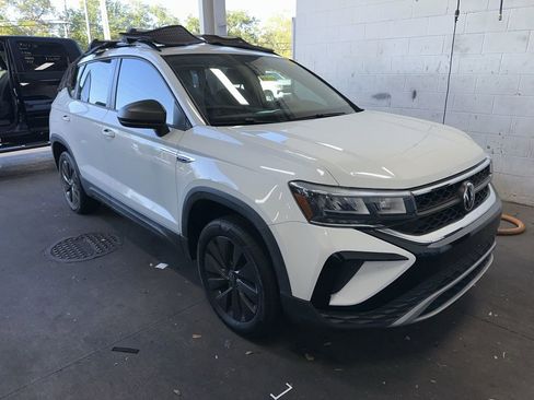 Used 2022 Volkswagen Taos S image 1