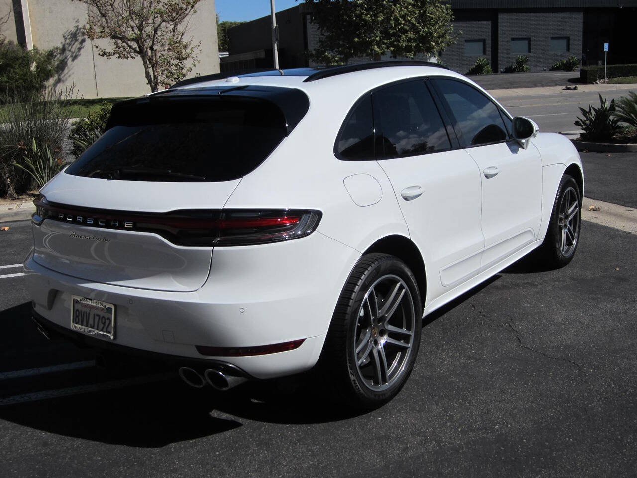 Used 2020 Porsche Macan Turbo AWD/4WD image 4