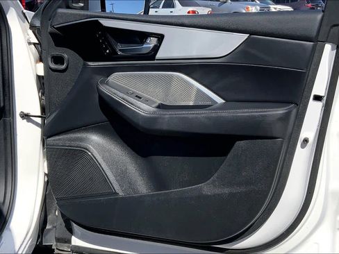 Used 2023 Acura MDX SH-AWD w/ Technology Package image 23