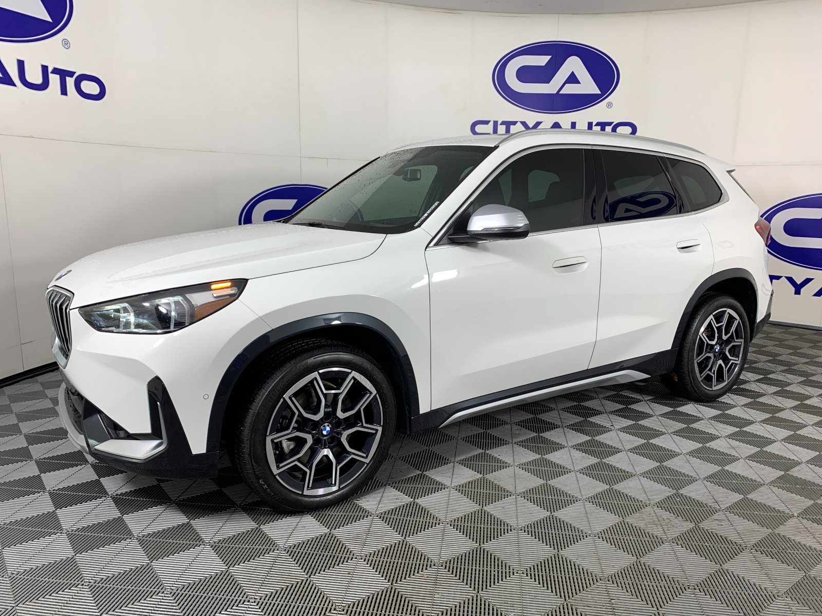 Used 2023 BMW X1 xDrive28i w/ Convenience Package AWD/4WD image 7