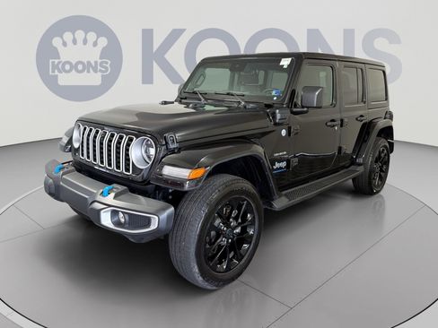 Used 2024 Jeep Wrangler Unlimited Sahara w/ Technology Group AWD/4WD image 1