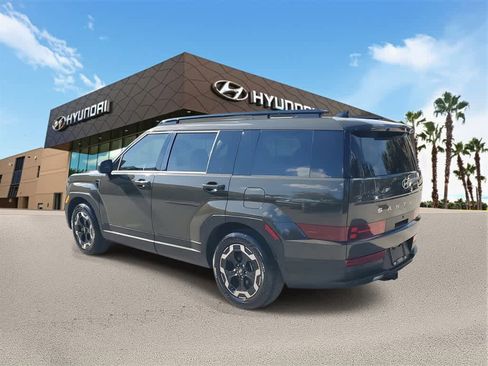 Used 2025 Hyundai Santa Fe SEL image 2