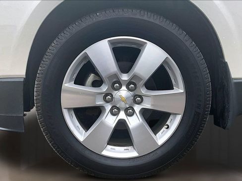 Used 2015 Chevrolet Traverse LTZ FWD image 9