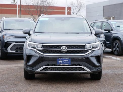 Certified 2023 Volkswagen Taos SEL image 2