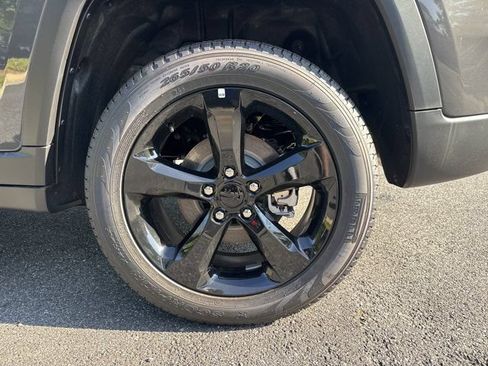 New 2026 Jeep Grand Cherokee Limited w/ Limited Altitude Package AWD/4WD image 18