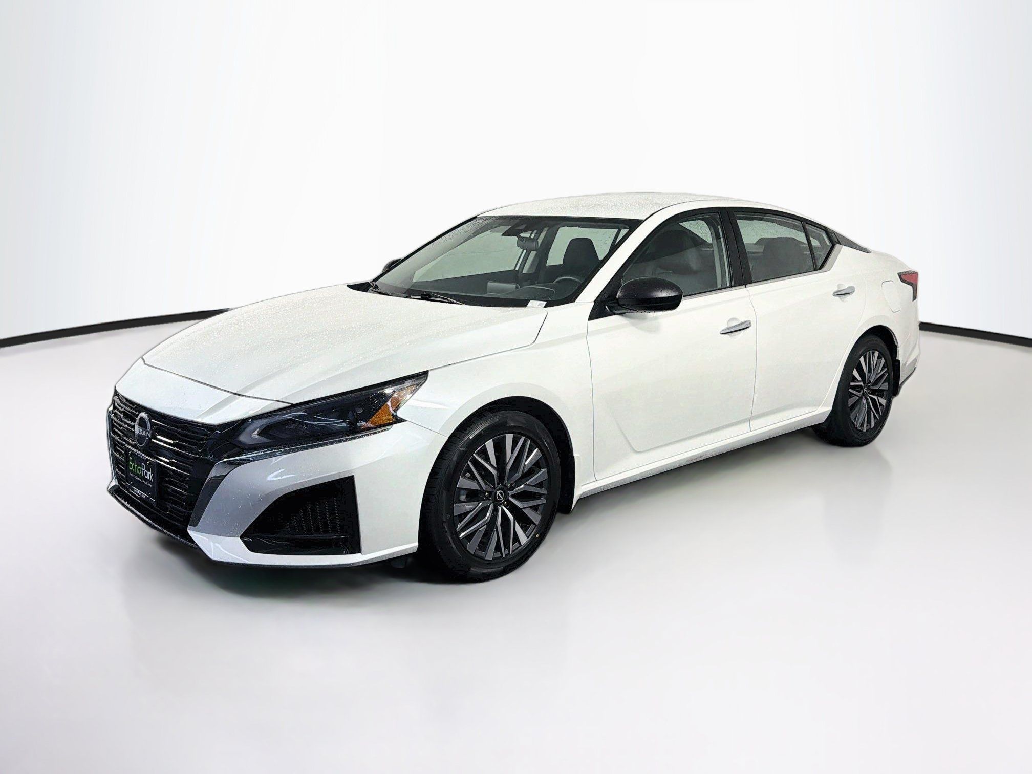 Used 2024 Nissan Altima 2.5 SV FWD image 3