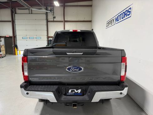 Used 2017 Ford F250 Lariat w/ Lariat Value Package AWD/4WD image 5