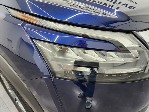 Used 2025 Nissan Pathfinder SV image 21