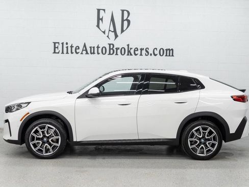 Used 2025 BMW X2 xDrive28i image 2