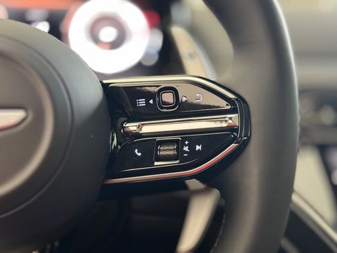 Used 2025 Aston Martin DB12 image 11