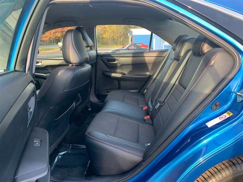 Used 2017 Toyota Camry SE image 40