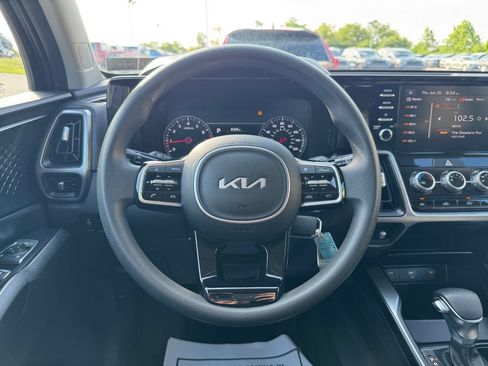 Certified 2023 Kia Sorento LX AWD/4WD image 15