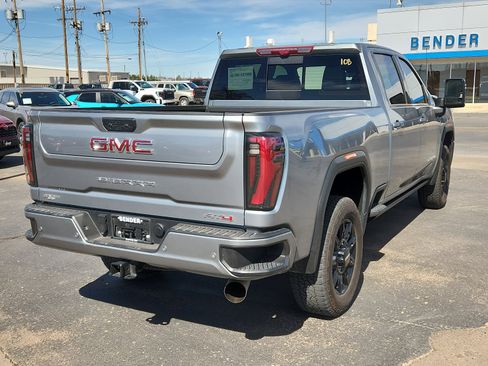 Used 2024 GMC Sierra 2500 AT4 w/ Technology Package image 4