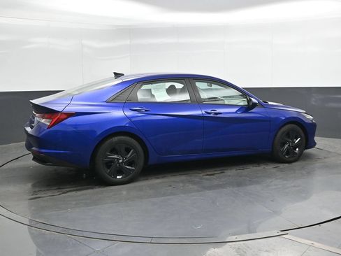 Used 2023 Hyundai Elantra Blue FWD image 4
