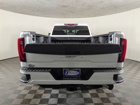 New 2025 GMC Sierra 3500 Denali w/ Denali Reserve Package image 9