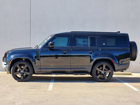 Used 2024 Land Rover Defender 130 S image 4