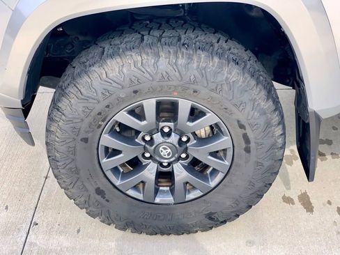 Used 2023 Toyota Tacoma SR5 RWD image 10