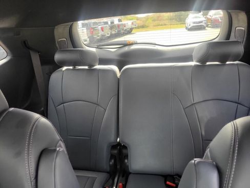 Used 2024 Buick Enclave Premium image 20